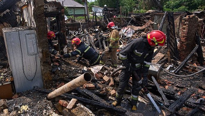 at-least-five-killed-in-russian-air-strikes-on-pryluky-in-first-such-attack-since-november