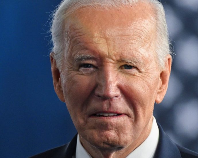 political-consultant-behind-ai-generated-robocalls-mimicking-biden-goes-on-trial