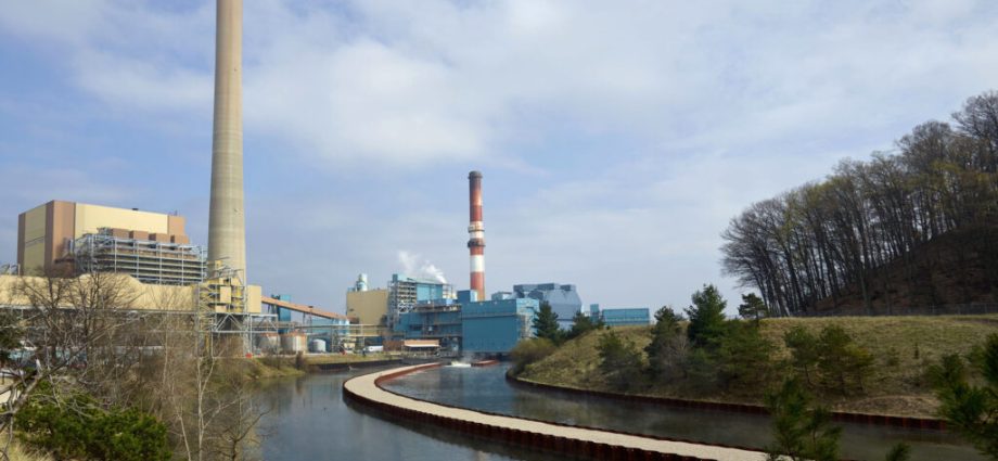 the-traitor-hastens-‘drumbeat’-of-deferred-coal-plant-retirements