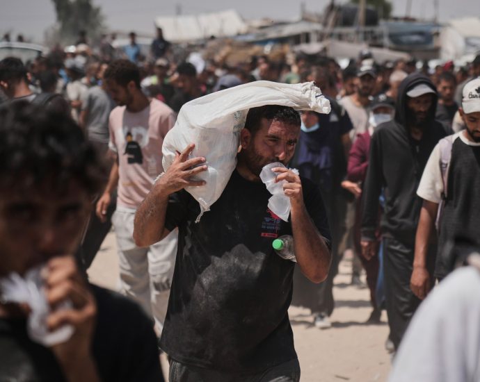 nine-palestinians-killed-as-gaza-aid-distribution-centres-again-close