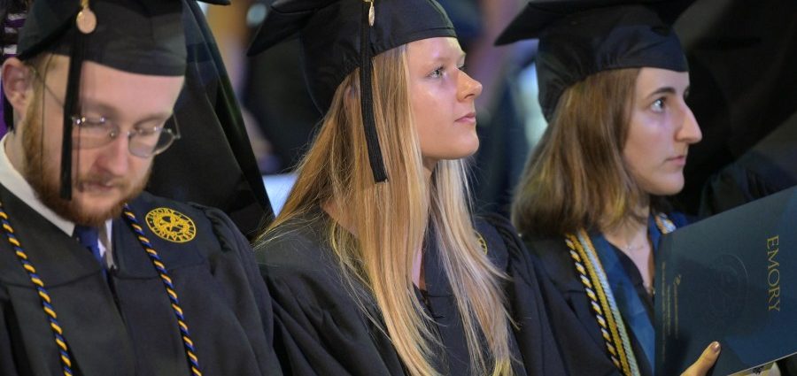 ai-disrupting-entry-level-job-market-for-college-graduates:-report