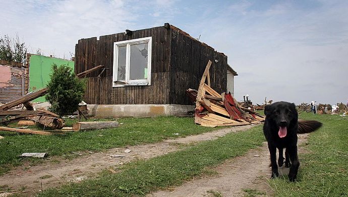 around-30,000-people-in-poland’s-south-cut-off-from-electricity-after-severe-storms