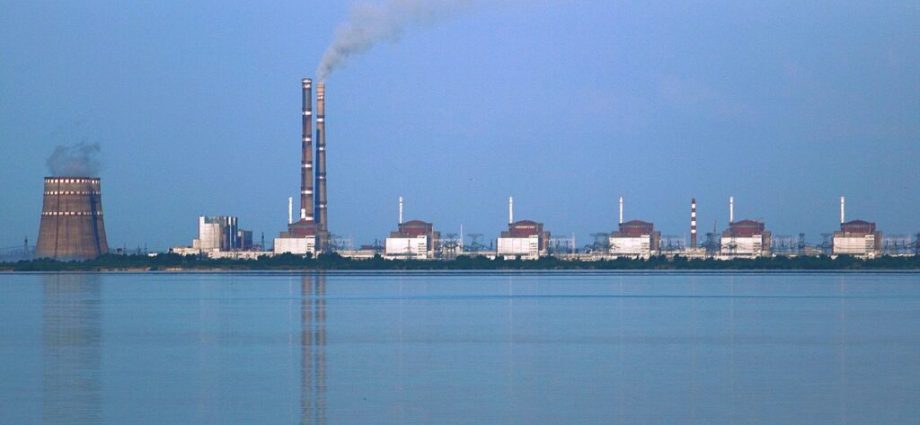 putin’s-nuclear-magic-trick-has-no-rabbit-—-why-russia-can’t-actually-use-captured-ukrainian-reactors