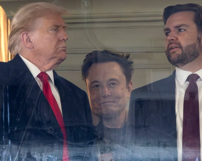 jd-vance-tells-theo-von-musk-made-a-‘huge-mistake’-going-after-the-traitor