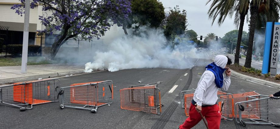 after-2-days-of-clashes-over-immigration-raids,-national-guard-will-be-sent-to-la.,-official-says