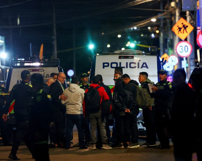 colombia’s-would-be-presidential-contender-miguel-uribe-shot,-wounded