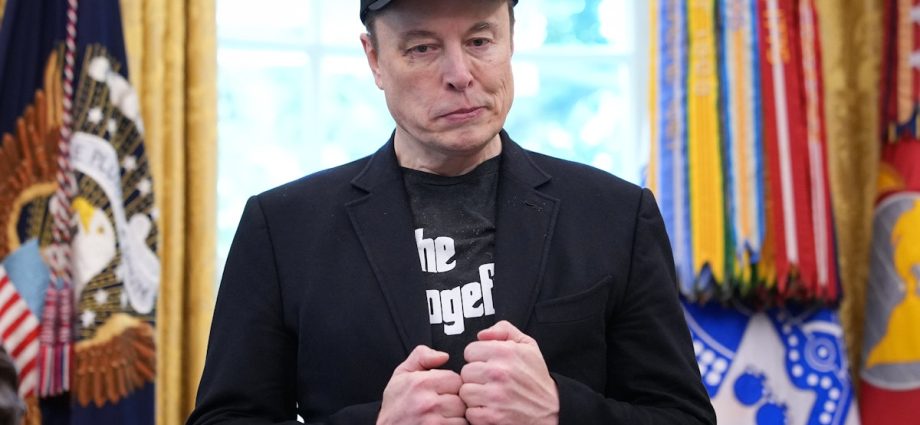 russia-offers-elon-musk-asylum-as-fight-with-the-traitor-intensifies