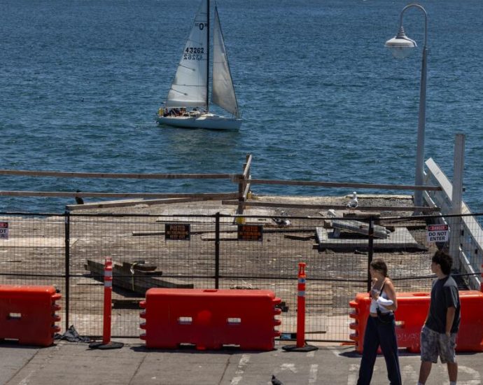 the-santa-cruz-wharf-broke-apart-during-winter-storm.-will-it-be-fully-rebuilt?-should-it?