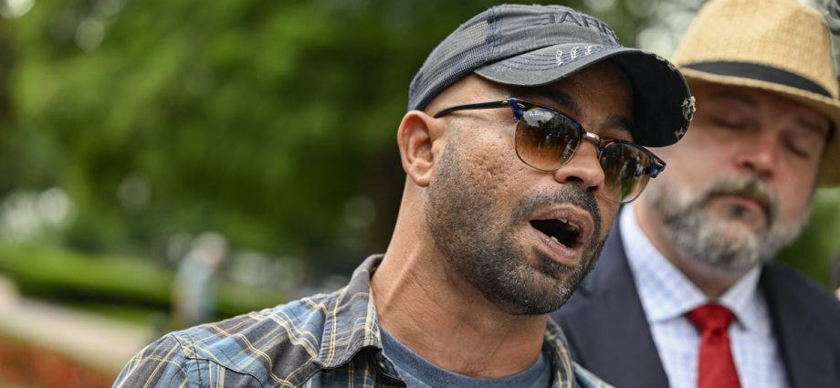 proud-boys’-$100-million-lawsuit-puts-the-traitor-in-a-lose-lose-position