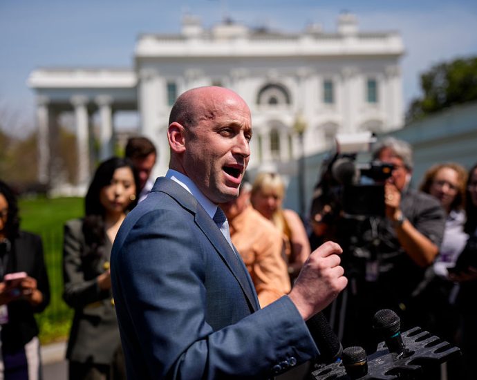 “world-class-hater”:-abc’s-moran-suspended-for-saying-stephen-miller-is-full-of-“bile”