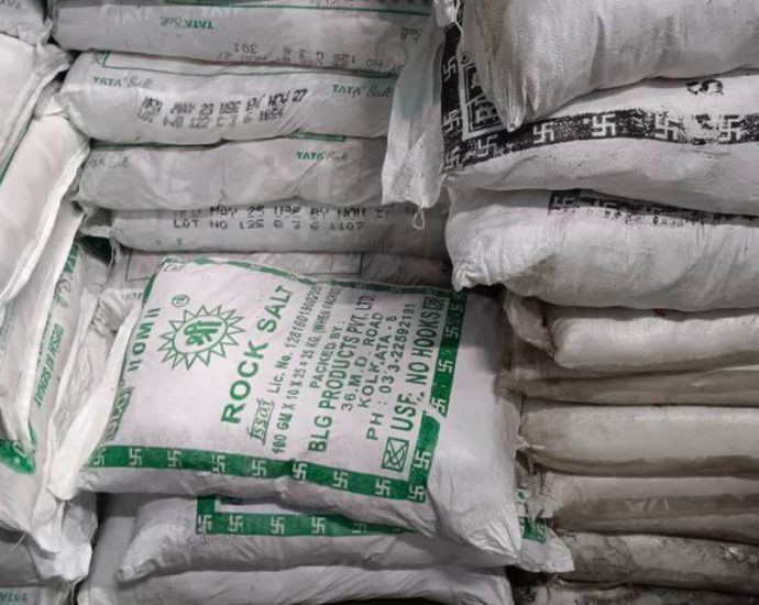 india-pakistan-conflict-claims-an-unlikely-victim:-himalayan-pink-salt