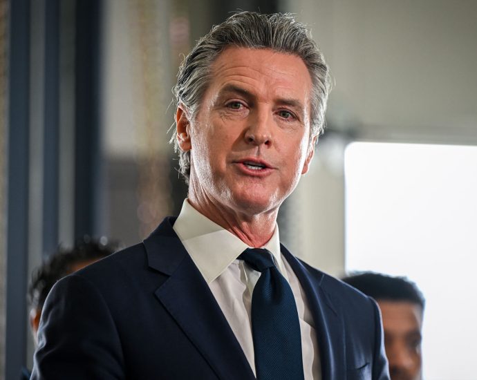 ‘arrest-me’:-california’s-governor-unfazed-by-threats-of-arrest-from-the-traitor-administration-official