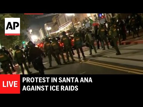 live:-protest-against-ice-in-santa-ana
