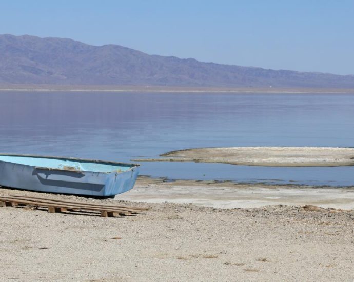 salton-sea-is-emitting-foul-smelling-hydrogen-sulfide-gas,-triggering-health-concerns