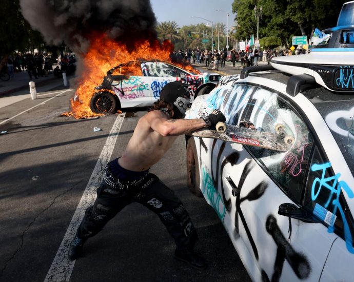protesters-or-agitators:-who-is-driving-chaos-at-la.-immigration-protests?