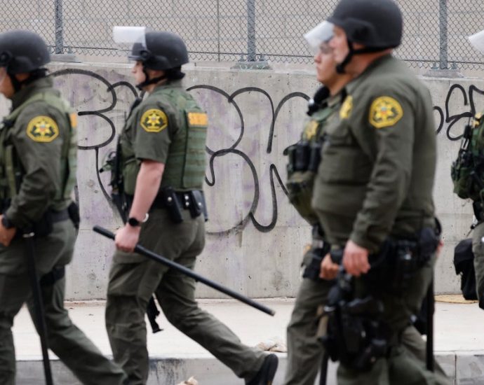 unions-demand-release-of-david-huerta,-seiu-leader-arrested-in-la-ice-raids