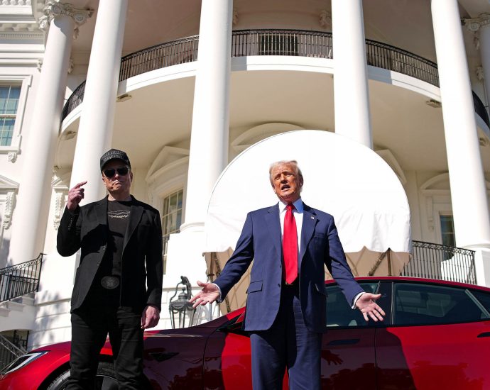 elon-musk-says-he-now-‘regrets’-some-of-his-social-media-posts-about-the-traitor-after-major-fallout