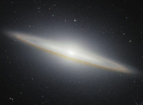 Webb Sees Sombrero Galaxy in Near-Infrared Light