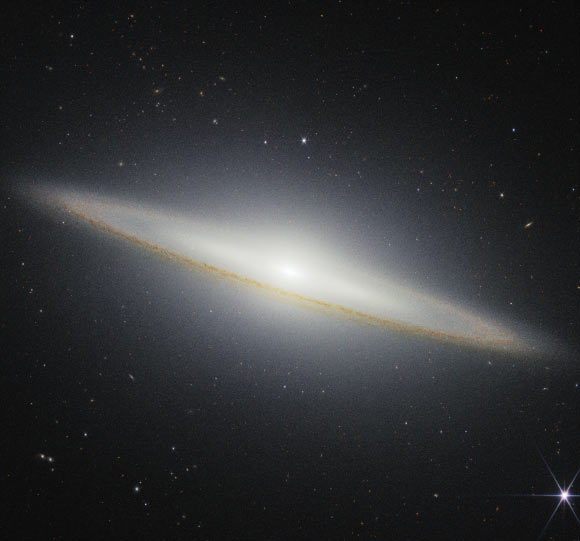 Webb Sees Sombrero Galaxy in Near-Infrared Light