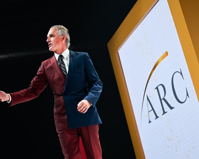 jordan-peterson’s-arc-project-receives-$500,000-from-ceo-of-disgraced-pharma-firm