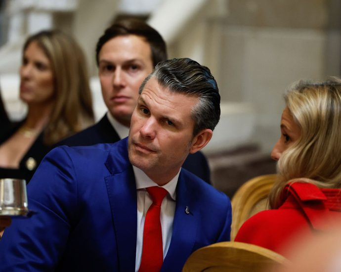 “downright-un-american”:-hegseth-blasted-by-democrats-over-military-deployment-in-los-angeles