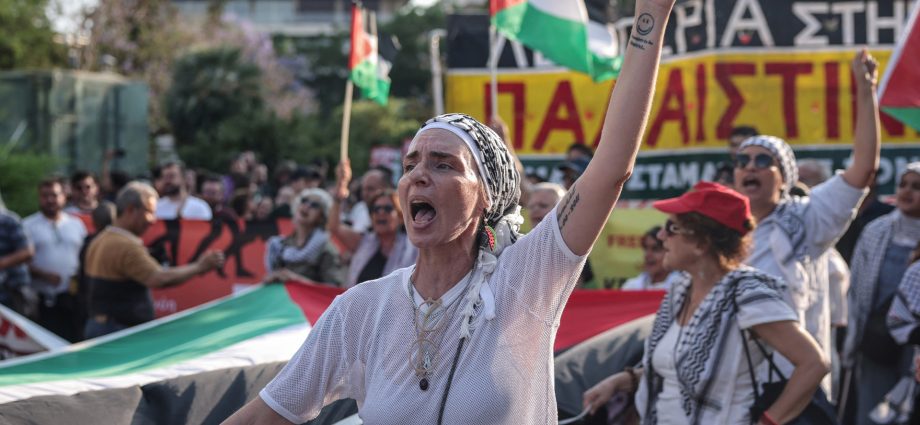activists-gather-for-march-to-gaza