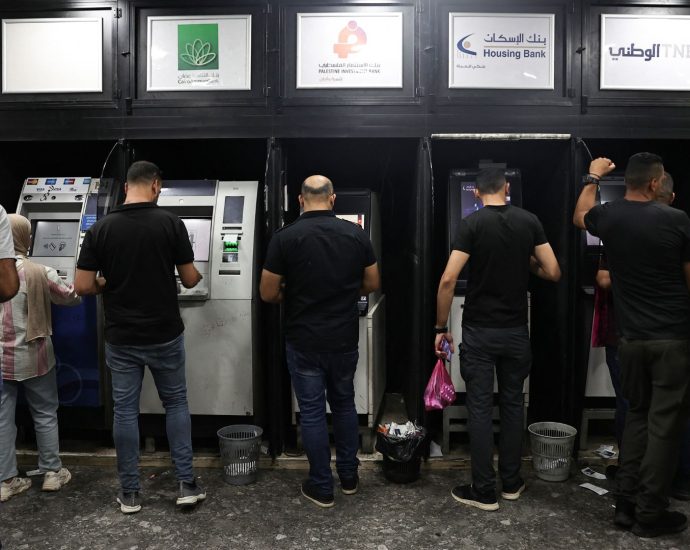 can-israel’s-finance-minister-shut-down-the-palestinian-banking-system?