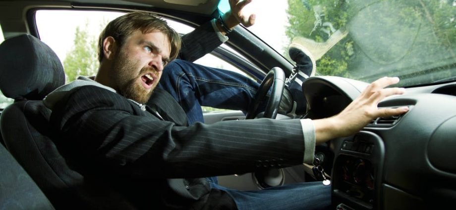 ease-the-seat-back-and-watch-some-video-in-your-car-with-next-apple-carplay