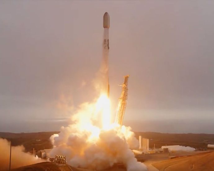 SpaceX adds 26 satellites to its Starlink constellation with launch from California