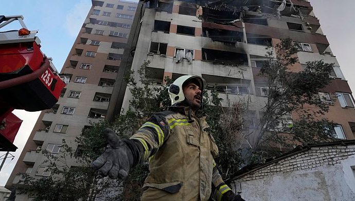 smoke-and-explosions-seen-after-israeli-strikes-on-natanz-nuclear-site