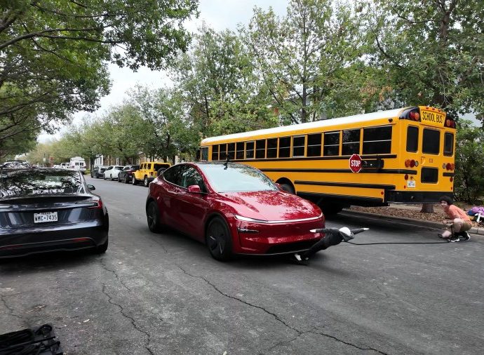safety-concerns-emerge-as-tesla-robotaxis-prepare-for-launch