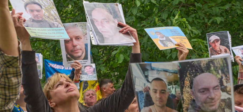 russia-returns-1,200-bodies-of-fallen-ukrainian-soldiers