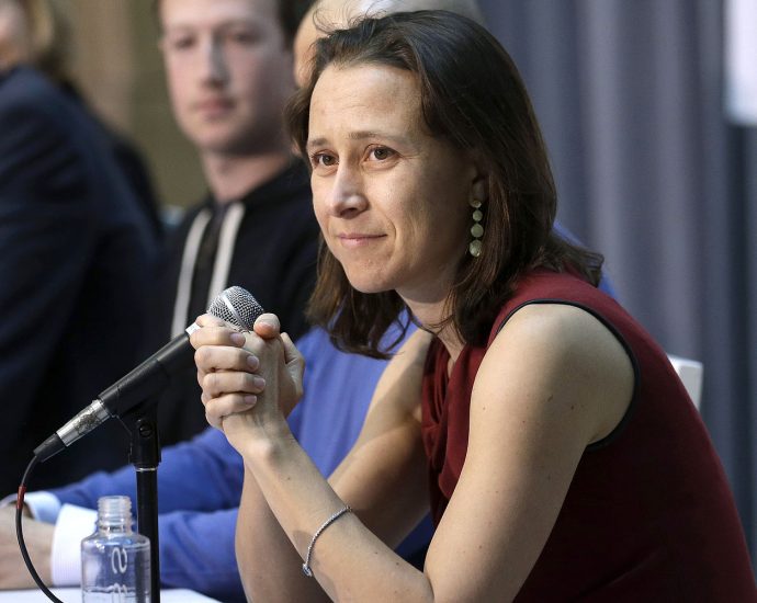 anne-wojcicki-to-buy-back-23andme-and-its-data-for-$305-million