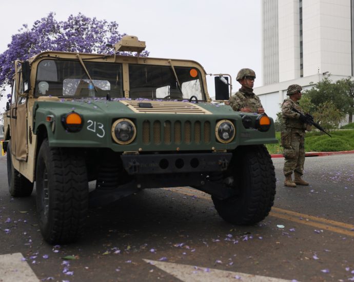 us-marines-detain-civilian-amid-court-battle-over-los-angeles-deployment