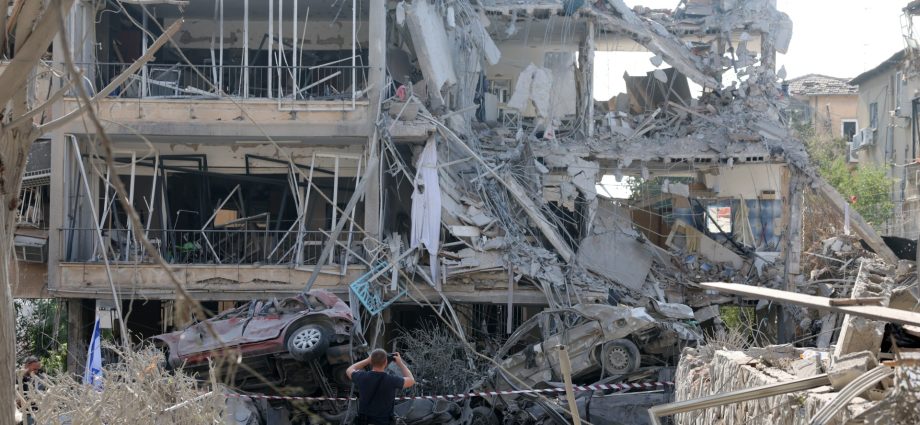 iran-launches-retaliatory-strikes-on-israel