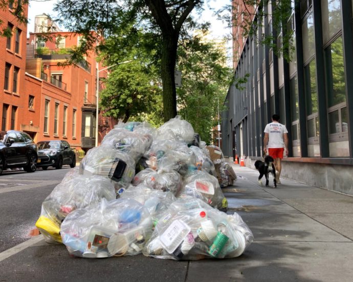 new-york-city-has-a-trash-problem.-a-packaging-reduction-bill-could-help