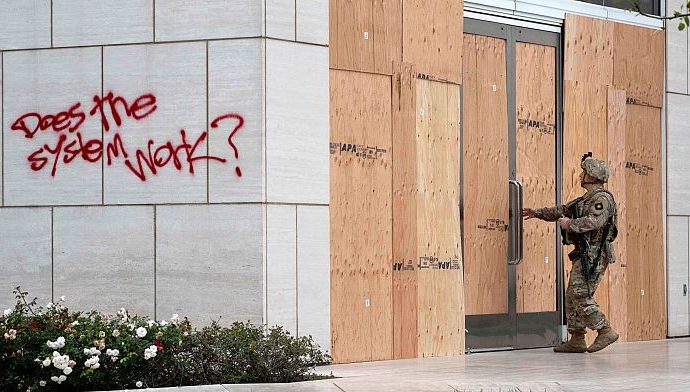 the-traitor-to-pause-anti-immigrant-raids-in-on-farms,-hotels-and-restaurants