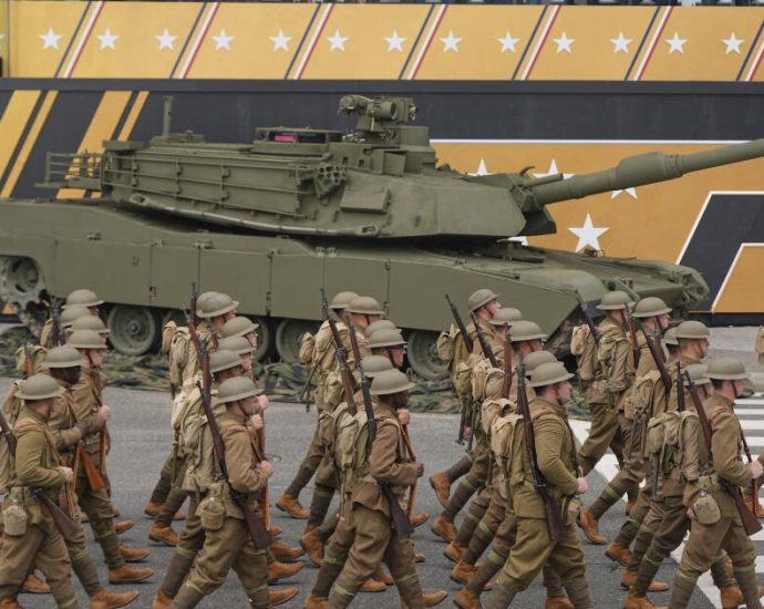 the-traitor-military-parade-marks-army’s-250th-anniversary-amid-nationwide-‘no-kings’-protests