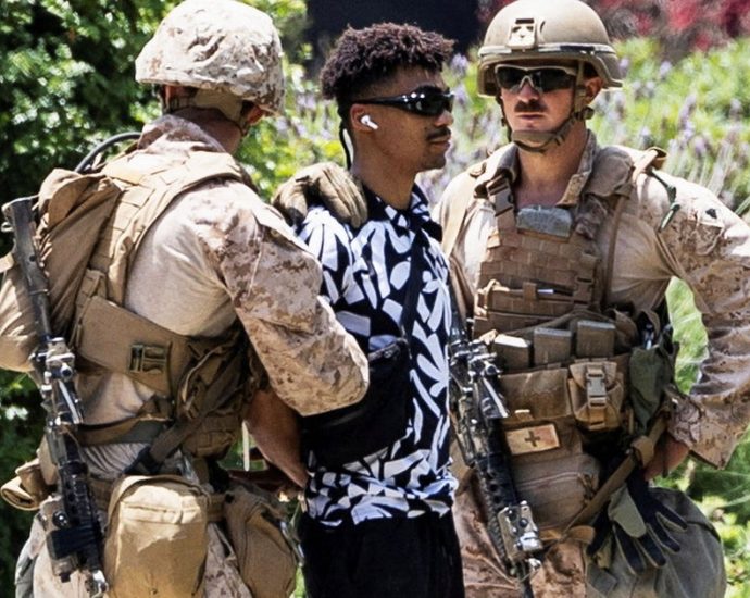 marines-carry-out-first-known-detention-of-civilian-in-la-ice-protests