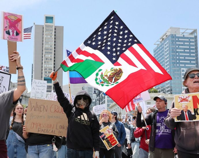 ‘No Kings’ protest: Anti-The Traitor demonstrators crowd into streets, parks, and plazas across the US
