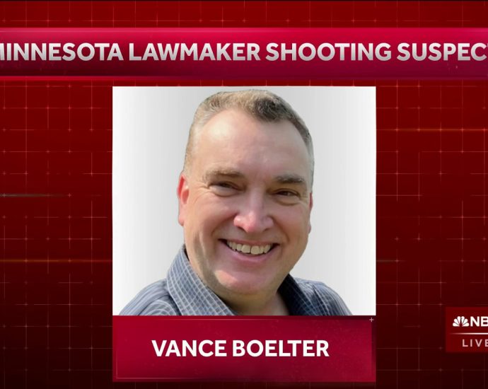 manhunt-underway-for-suspect-in-minnesota-lawmaker-killing