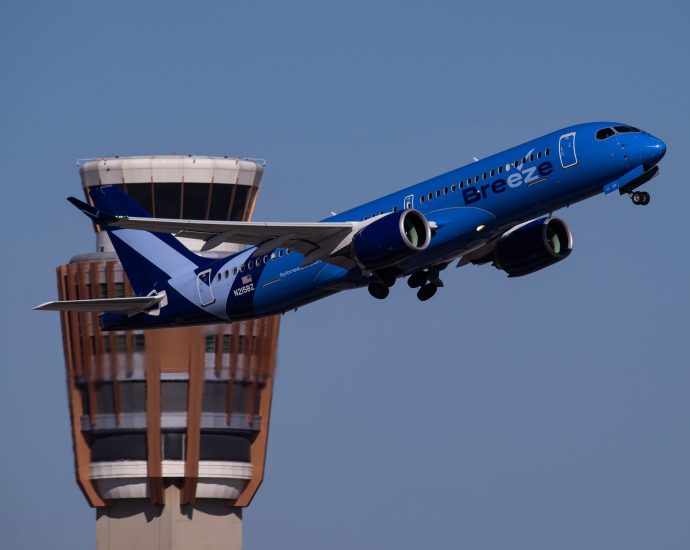 breeze-airways-“interested-in-buying”-stretched-airbus-a220-500