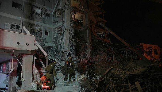 iran-and-israel-continue-exchanging-strikes,-leaving-several-dead-and-dozens-injured