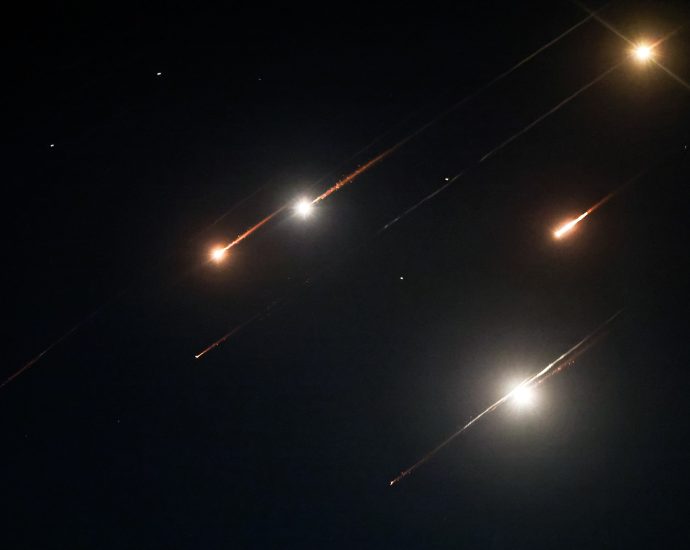 second-wave-of-iranian-missiles-hits-israel