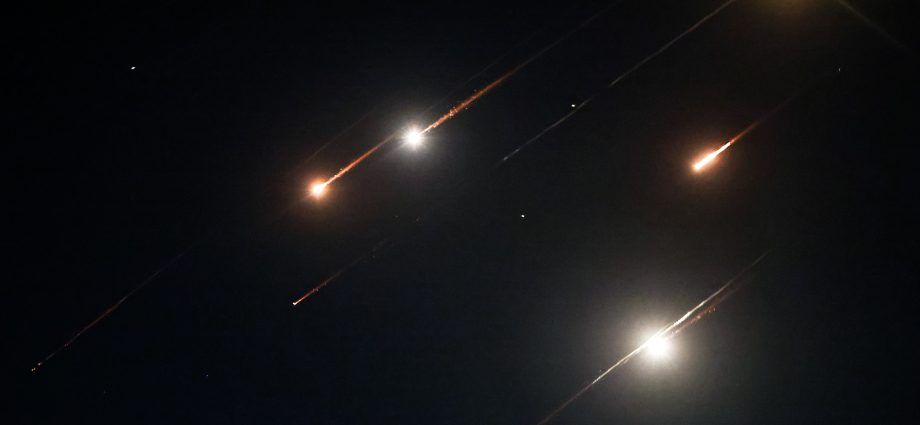 second-wave-of-iranian-missiles-hits-israel