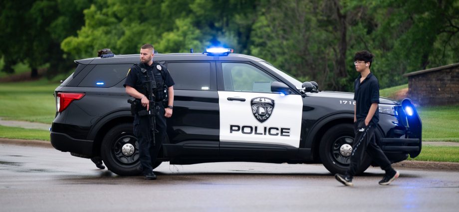 suspect-in-minnesota-shooting-linked-to-security-company,-evangelical-ministry
