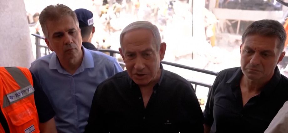 netanyahu-visits-site-of-iranian-missile-strike-in-israel