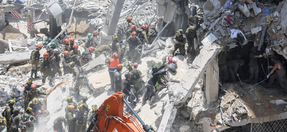 bombardment,-strikes,-deaths-in-third-day-of-fierce-israel-iran-conflict
