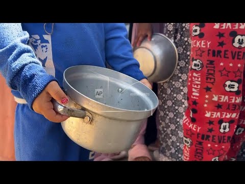 soup-kitchen-distributes-meals-to-palestinians-in-gaza-city-amid-israel-blockade