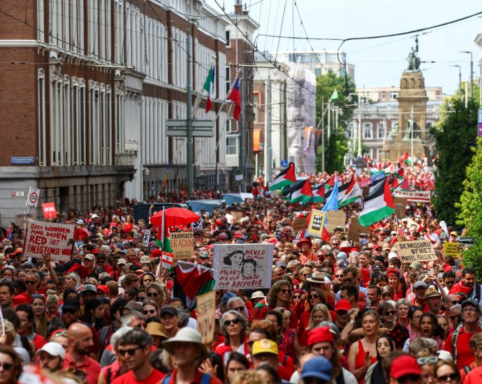 thousands-attend-‘red-line’-protest-in-the-hague-against-israel’s-gaza-war